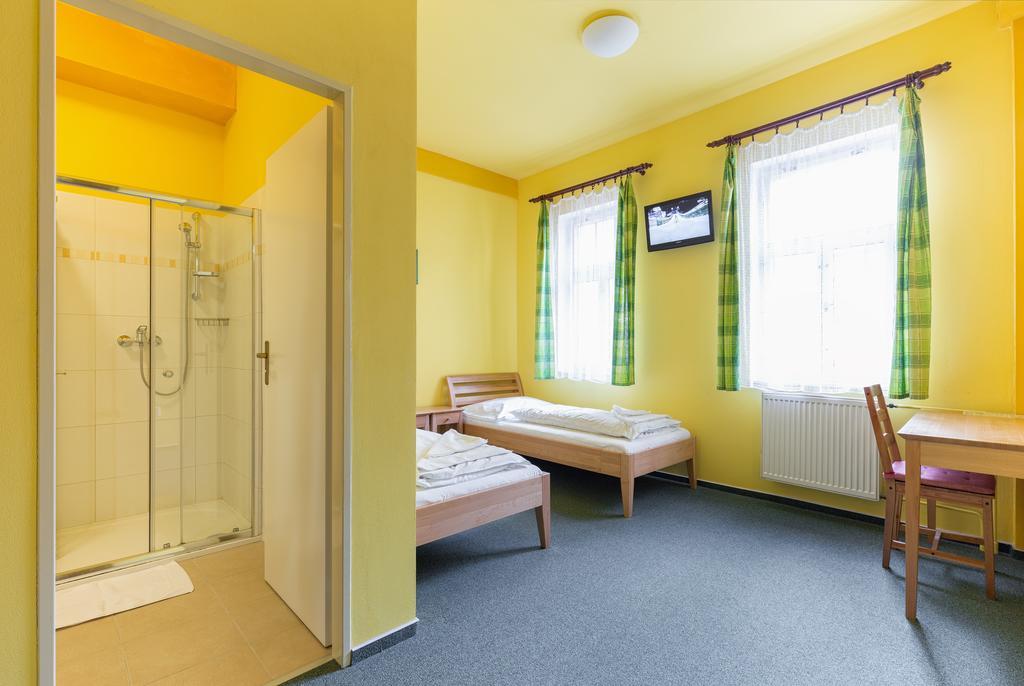 Hotel U Salzmannu Plzen Bagian luar foto