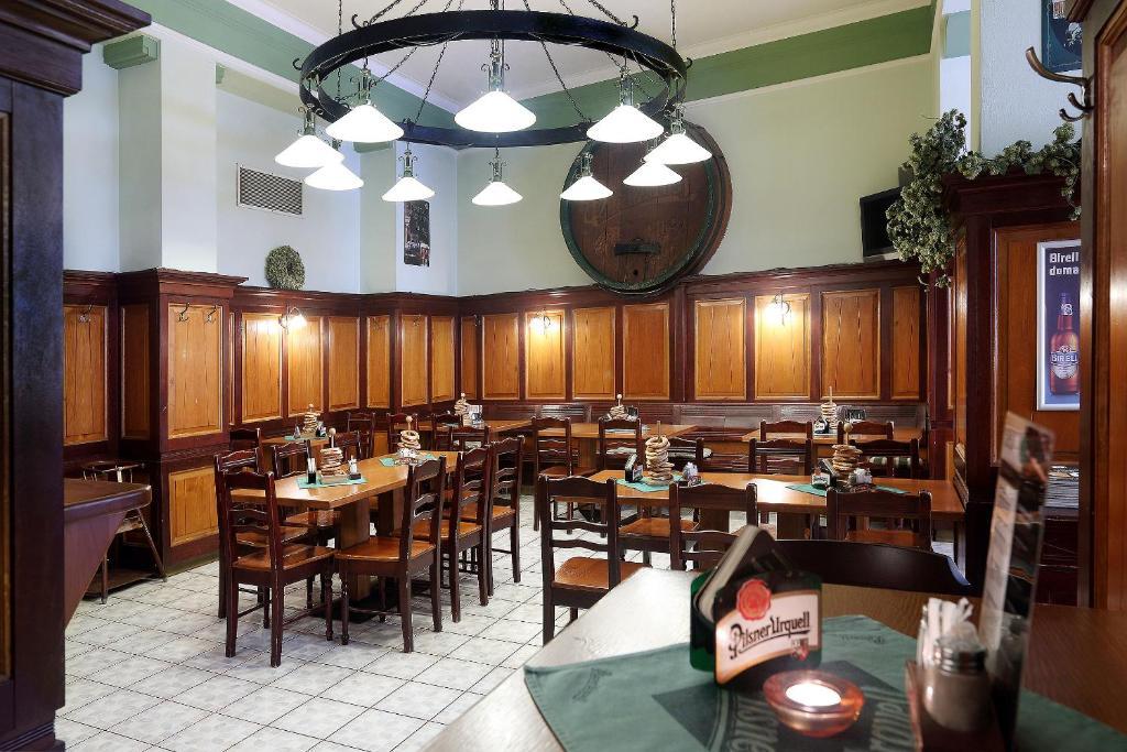 Hotel U Salzmannu Plzen Bagian luar foto