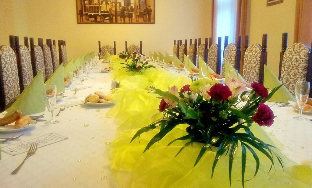 Hotel U Salzmannu Plzen Bagian luar foto