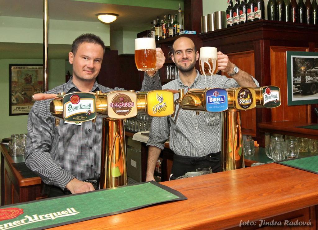 Hotel U Salzmannu Plzen Bagian luar foto